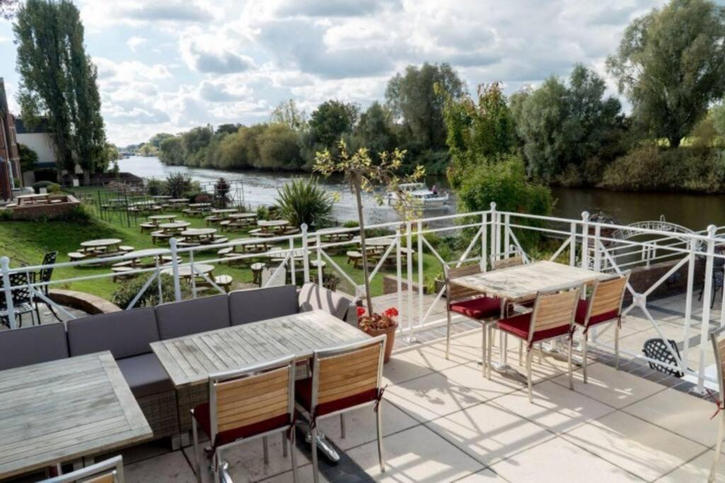 Unrivalled Location - Five Star - Worcester Apartment المظهر الخارجي الصورة